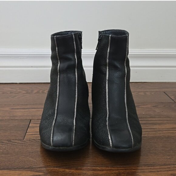 Un Tour En Ville Black 2' heeled ankle boots pebbled size 38 US7.5 - Picture 2 of 11